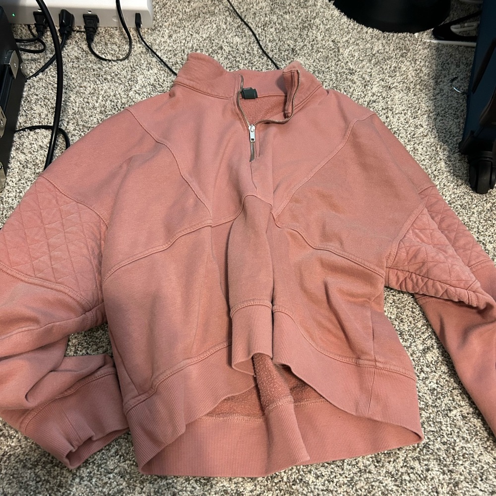 Peach XL wide cropped turtle neck sweatshirt